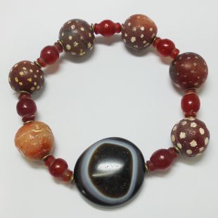 Carnelian & Dzi beads bracelet